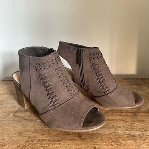 Sonoma Taupe Open Toe Heels; Size 6.5; Zip Closure; Open Heel; Women’s Shoes